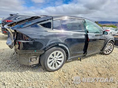Trzecie zdjęcie samochodu z tyłu: 2019 TESLA MODEL X VIN:5YJXCBE26KF207301 - miniatura