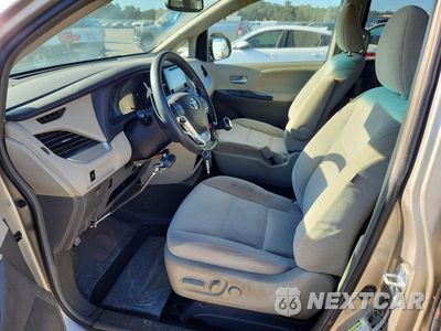 Zdjęcie 7 z 13 samochodu: 2015 TOYOTA SIENNA LE VIN:5TDKK3DC0FS647707 - miniatura