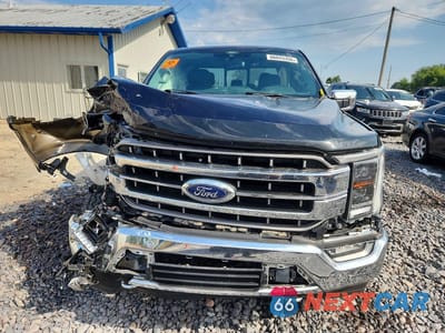 Piąte zdjęcie samochodu w środku: 2022 FORD F150 SUPERCREW VIN:1FTFW1E58NFA06975 - miniatura