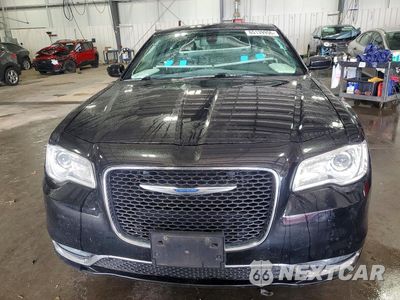 Piąte zdjęcie samochodu w środku: 2018 CHRYSLER 300 TOURING VIN:2C3CCARG9JH235766 - miniatura