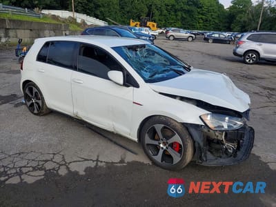 Czwarte zdjęcie samochodu z boku: 2017 VOLKSWAGEN GTI S VIN:3VW4T7AU9HM045642 - miniatura