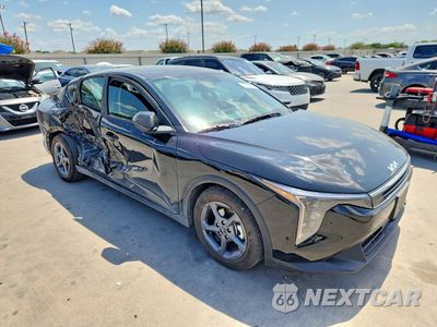 Czwarte zdjęcie samochodu z boku: 2026 KIA K4 LXS VIN:3KPFT4DE1TE374711 - miniatura