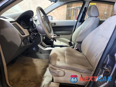 Zdjęcie 7 z 12 samochodu: 2010 FORD FOCUS SE VIN:1FAHP3FNXAW140810 - miniatura