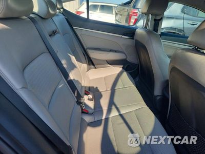 Zdjęcie 10 z 12 samochodu: 2017 HYUNDAI ELANTRA LIMITED VIN:KMHD84LFXHU303451 - miniatura