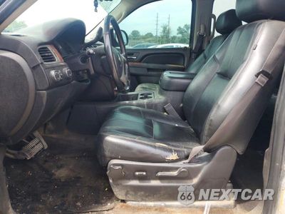 Zdjęcie 7 z 13 samochodu: 2013 CHEVROLET TAHOE K1500 LT VIN:1GNSKBE07DR271878 - miniatura