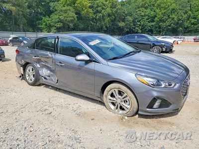 Czwarte zdjęcie samochodu z boku: 2019 HYUNDAI SONATA LIMITED VIN:5NPE34AF5KH791140 - miniatura