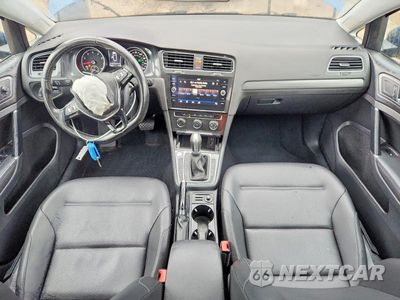 Zdjęcie 8 z 13 samochodu: 2018 VOLKSWAGEN GOLF SPORTWAGEN S VIN:3VWD17AUXJM751711 - miniatura