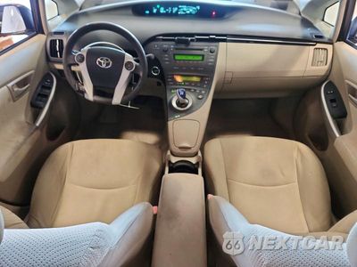 Zdjęcie 8 z 12 samochodu: 2011 TOYOTA PRIUS TWO VIN:JTDKN3DU6B0268174 - miniatura