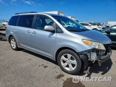 Czwarte zdjęcie samochodu z boku: 2015 TOYOTA SIENNA LE VIN:5TDKK3DC2FS532140 - miniatura