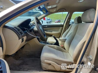Zdjęcie 7 z 12 samochodu: 2003 HONDA ACCORD LX VIN:1HGCM56343A039657 - miniatura