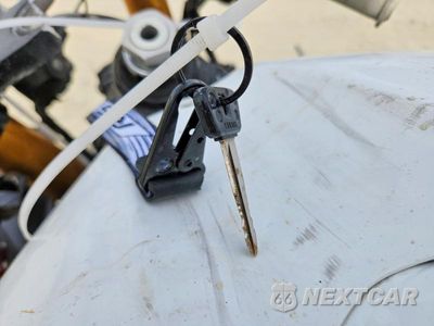 Zdjęcie 8 z 9 samochodu: 2007 YAMAHA YZFR6 L VIN:JYARJ12Y47A005814 - miniatura