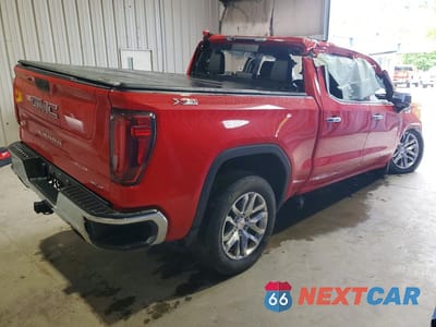 Trzecie zdjęcie samochodu z tyłu: 2021 GMC SIERRA K1500 SLT VIN:3GTU9DED1MG163090 - miniatura