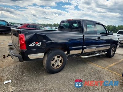 Trzecie zdjęcie samochodu z tyłu: 2004 CHEVROLET SILVERADO K1500 VIN:2GCEK19T041101701 - miniatura