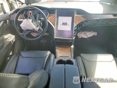 Zdjęcie 8 z 13 samochodu: 2018 TESLA MODEL X VIN:5YJXCAE25JF120031 - miniatura