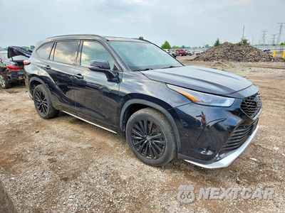 Czwarte zdjęcie samochodu z boku: 2023 TOYOTA HIGHLANDER XSE VIN:5TDKDRBH6PS026310 - miniatura
