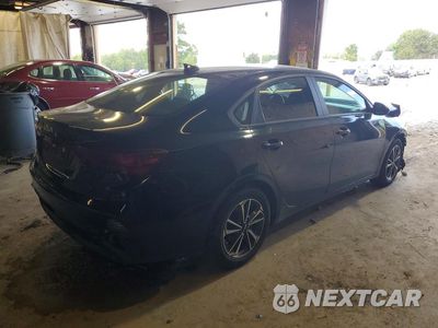 Trzecie zdjęcie samochodu z tyłu: 2023 KIA FORTE LXS VIN:3KPF24AD7PE691994 - miniatura