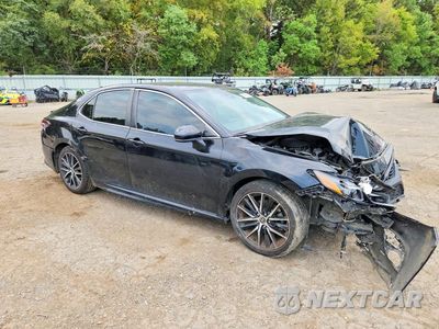 Czwarte zdjęcie samochodu z boku: 2021 TOYOTA CAMRY SE VIN:4T1G11AK6MU597182 - miniatura