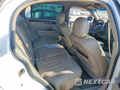 Zdjęcie 10 z 12 samochodu: 2003 LINCOLN TOWN CAR SIGNATURE VIN:1LNHM82W13Y623717 - miniatura