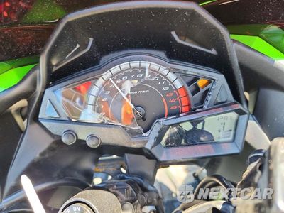 Zdjęcie 7 z 9 samochodu: 2016 KAWASAKI EX B VIN:JKAEX8B19GDA30720 - miniatura