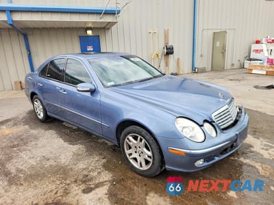 Czwarte zdjęcie samochodu z boku: 2003 MERCEDES-BENZ E 320 VIN:WDBUF65J73A340764 - miniatura