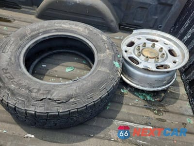 Zdjęcie 12 z 13 samochodu: 2004 GMC SIERRA K2500 HEAVY DUTY VIN:1GTHK29174E213122 - miniatura