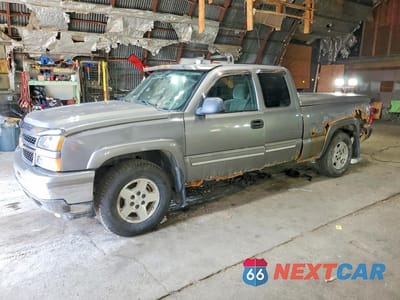 2006 CHEVROLET SILVERADO K1500 2GCEK19B361242014 - główne zdjęcie licytacji z USA - miniatura