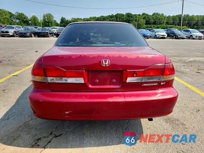 Zdjęcie 6 z 12 samochodu: 2001 HONDA ACCORD EX VIN:1HGCG566X1A000750 - miniatura