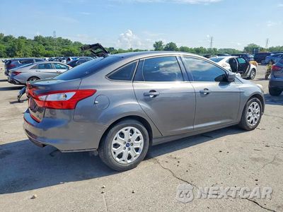 Trzecie zdjęcie samochodu z tyłu: 2012 FORD FOCUS SE VIN:1FAHP3F24CL478293 - miniatura