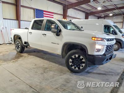 Czwarte zdjęcie samochodu z boku: 2020 CHEVROLET SILVERADO K2500 CUSTOM VIN:1GC4YME72LF276348 - miniatura