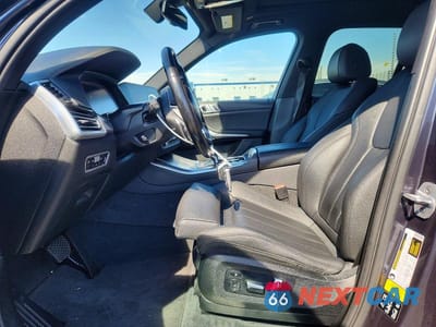 Zdjęcie 7 z 13 samochodu: 2019 BMW X5 XDRIVE40I VIN:5UXCR6C57KLL04066 - miniatura