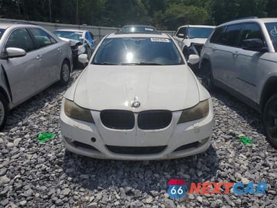 Piąte zdjęcie samochodu w środku: 2010 BMW 328 XI SULEV VIN:WBAPK5C56AA649145 - miniatura