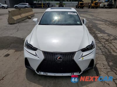 Piąte zdjęcie samochodu w środku: 2019 LEXUS IS 300 VIN:JTHC81D26K5039526 - miniatura