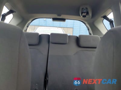 Zdjęcie 10 z 13 samochodu: 2010 HONDA FIT VIN:JHMGE8H21AC038260 - miniatura