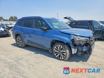 Czwarte zdjęcie samochodu z boku: 2025 SUBARU FORESTER TOURING VIN:JF2SLDTCXSH460284 - miniatura