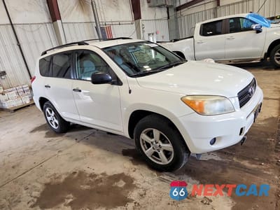 Czwarte zdjęcie samochodu z boku: 2006 TOYOTA RAV4 BASE VIN:JTMBD33V966013129 - miniatura