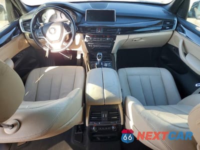 Zdjęcie 8 z 13 samochodu: 2018 BMW X5 SDRIVE35I VIN:5UXKR2C5XJ0Z19778 - miniatura