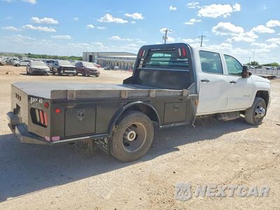 Trzecie zdjęcie samochodu z tyłu: 2019 CHEVROLET SILVERADO K3500 VIN:1GB4KVCYXKF166685 - miniatura