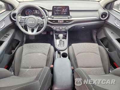 Zdjęcie 8 z 12 samochodu: 2024 KIA FORTE LX VIN:3KPF24ADXRE750782 - miniatura