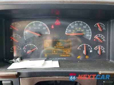 Zdjęcie 9 z 14 samochodu: 2016 VOLVO VNL SEMI TRUCK VIN:4V4NC9TG9GN960266 - miniatura
