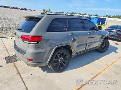 Trzecie zdjęcie samochodu z tyłu: 2020 JEEP GRAND CHEROKEE LAREDO VIN:1C4RJFAG1LC241295 - miniatura