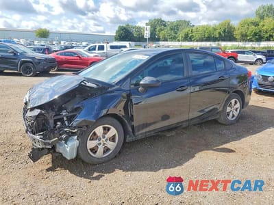 2018 CHEVROLET CRUZE LS 1G1BC5SMXJ7151555 - główne zdjęcie licytacji z USA - miniatura