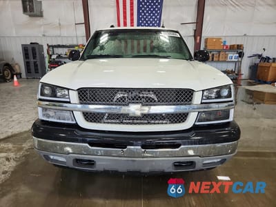 Piąte zdjęcie samochodu w środku: 2005 CHEVROLET SILVERADO K1500 VIN:2GCEK13T451342896 - miniatura