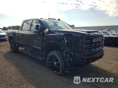 Czwarte zdjęcie samochodu z boku: 2024 GMC SIERRA K2500 AT4 VIN:1GT49PE73RF211760 - miniatura