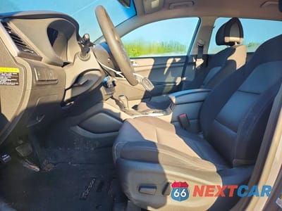 Zdjęcie 7 z 13 samochodu: 2017 HYUNDAI TUCSON SE VIN:KM8J3CA48HU565028 - miniatura