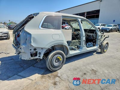 Trzecie zdjęcie samochodu z tyłu: 2026 VOLVO XC90 PLUS VIN:YV4H60PE0T1497808 - miniatura