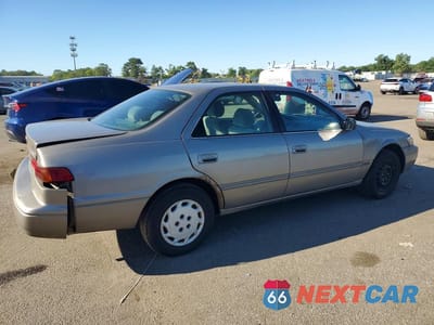 Trzecie zdjęcie samochodu z tyłu: 1999 TOYOTA CAMRY LE VIN:4T1BG28K4XU565856 - miniatura