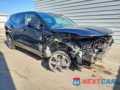 Czwarte zdjęcie samochodu z boku: 2026 CHEVROLET BLAZER 2LT VIN:3GNKBCR43TS151137 - miniatura