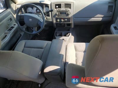 Zdjęcie 8 z 12 samochodu: 2006 DODGE DAKOTA QUAD SLT VIN:1D7HE48K26S701983 - miniatura