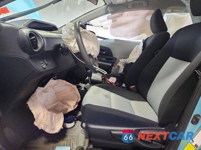 Zdjęcie 7 z 12 samochodu: 2013 TOYOTA PRIUS C THREE VIN:JTDKDTB31D1046930 - miniatura