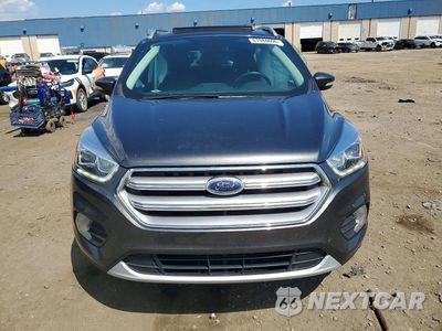 Piąte zdjęcie samochodu w środku: 2017 FORD ESCAPE TITANIUM VIN:1FMCU9J98HUB78502 - miniatura